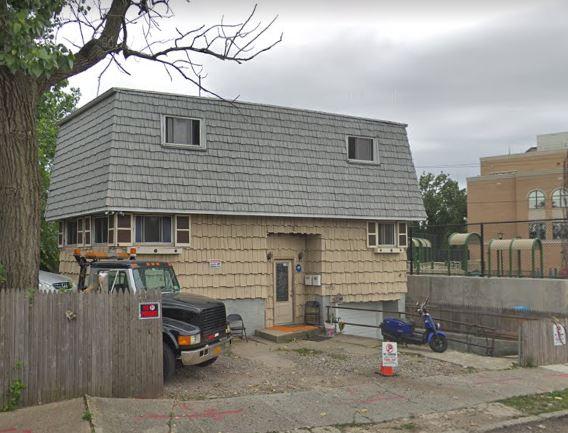 (ID#:) Lovely 3 Bedroom Ozone Park House For Rent