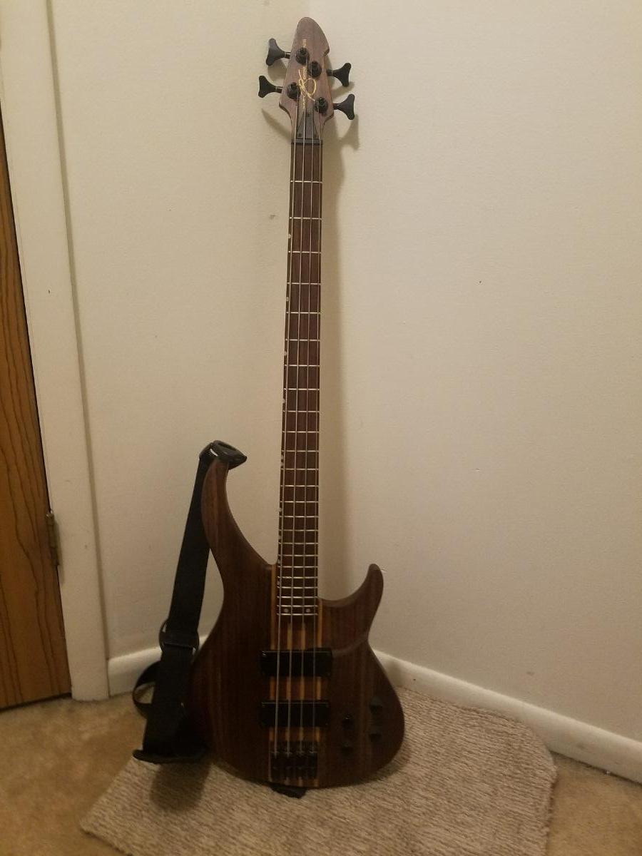 Peavey Grind Electric Bass Guitar 4 String