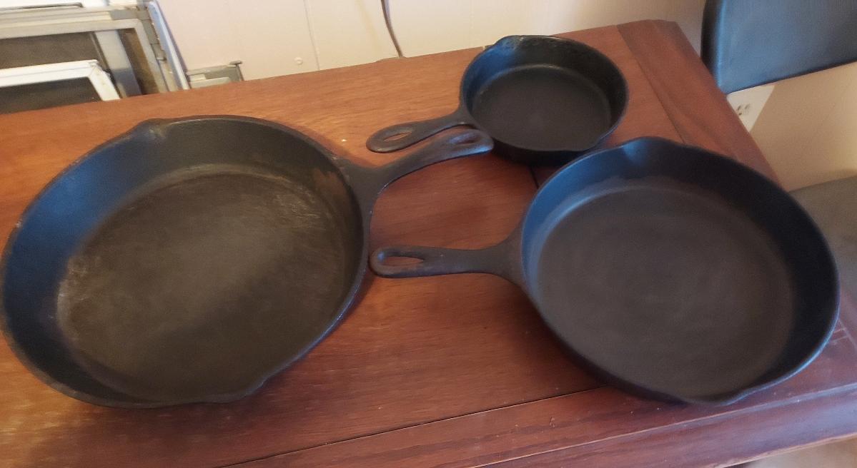 Cast iron frying pan's have 3 asking 40$