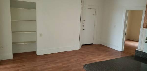 NEWLY RENOVATED 3 BEDROOM APARTMENT