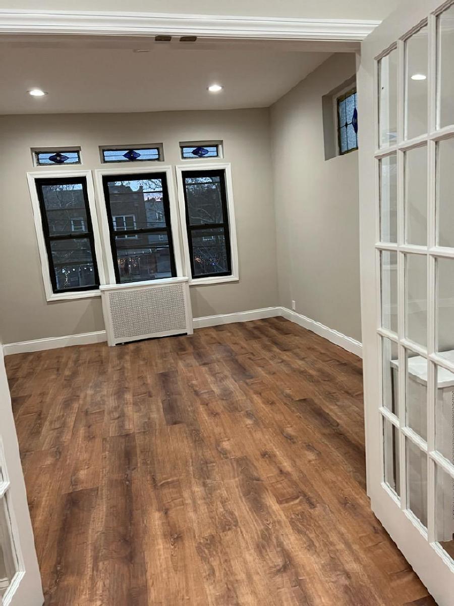 (ID#:) Newly Renovated 2 Bedroom Apartment In East