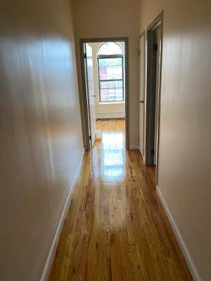 2nd floor apartment 1 block to LIRR station