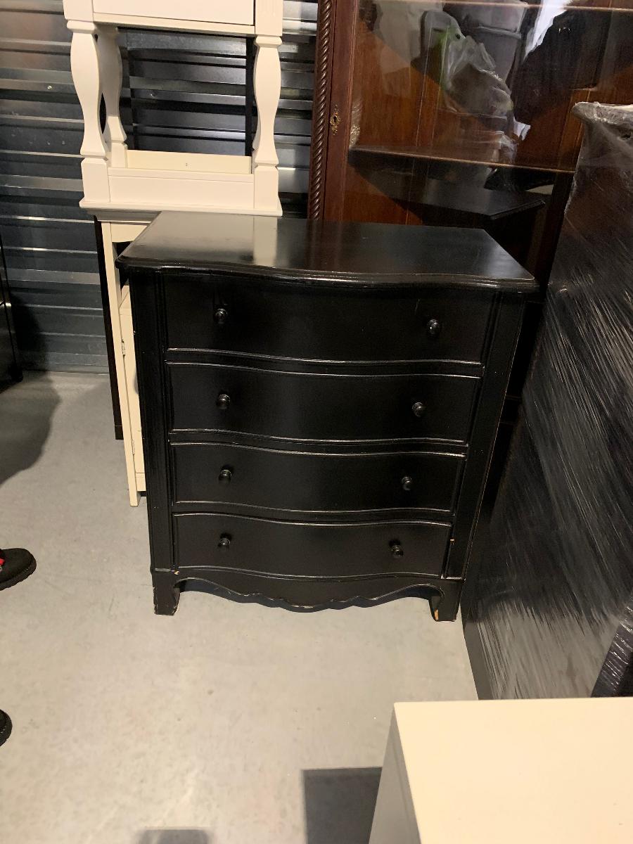 Small black dresser, 4-drawer