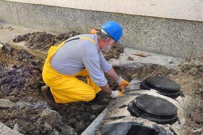 Get an emergency septic pumping service