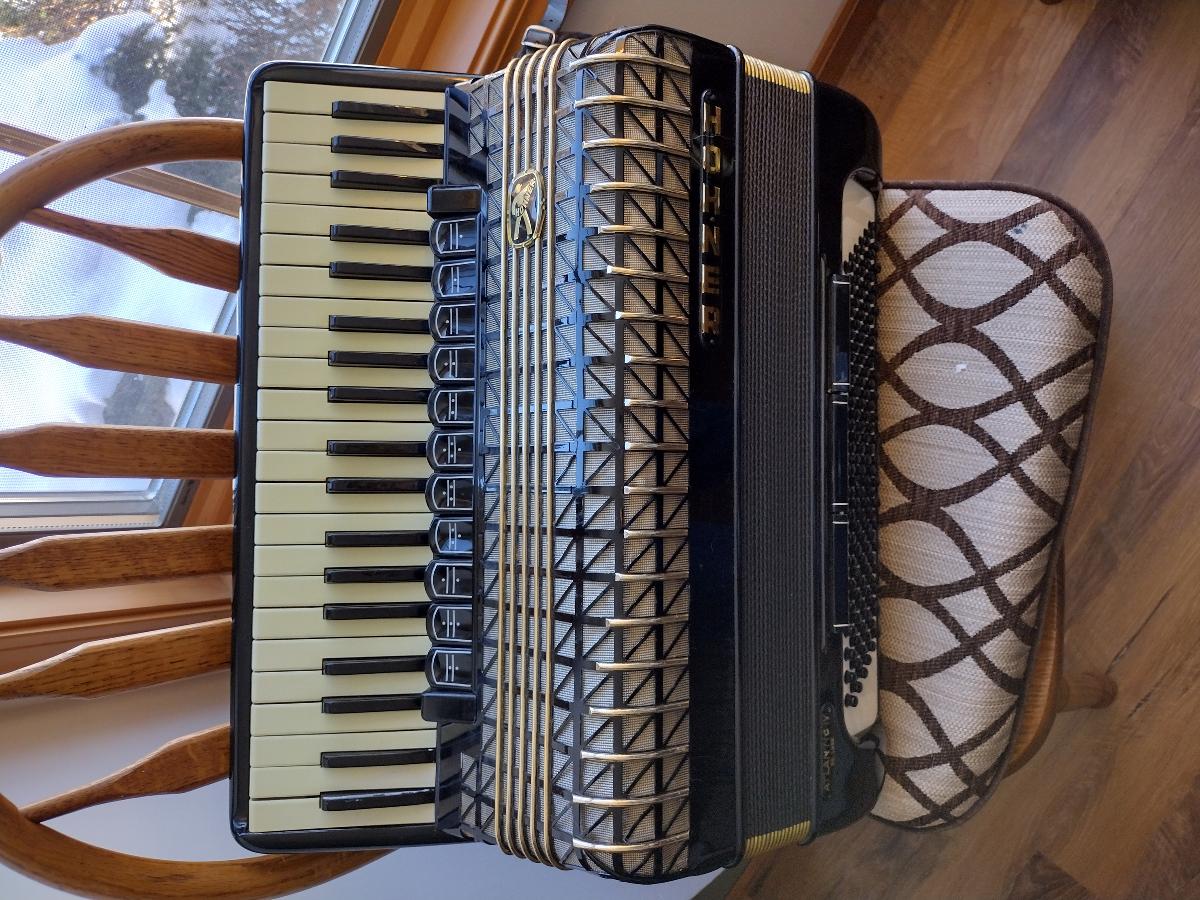 Hohrner accordion