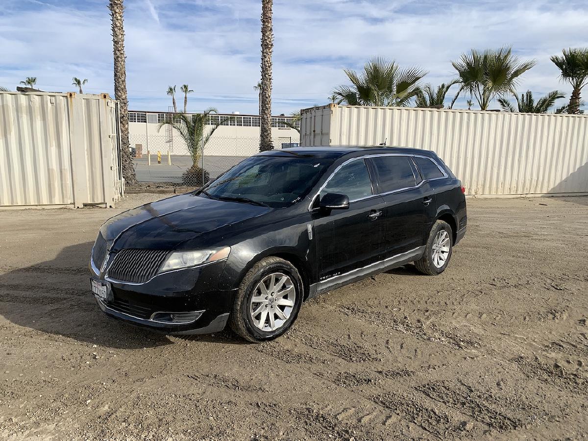  LINCOLN MKT TOWN CAR SUV #