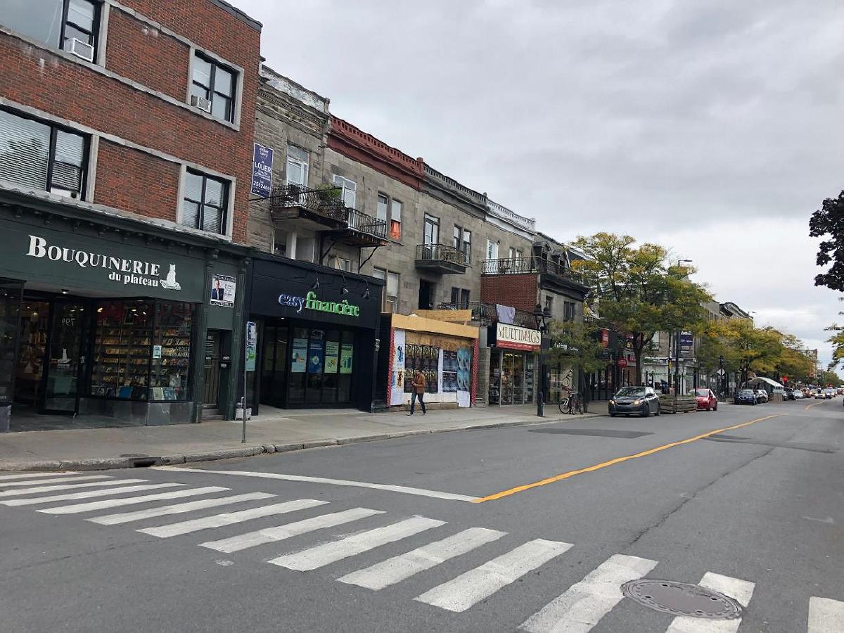 Renovated commercial space  sqft Mont-Royal East